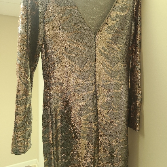 Dress - Picture 2 of 4